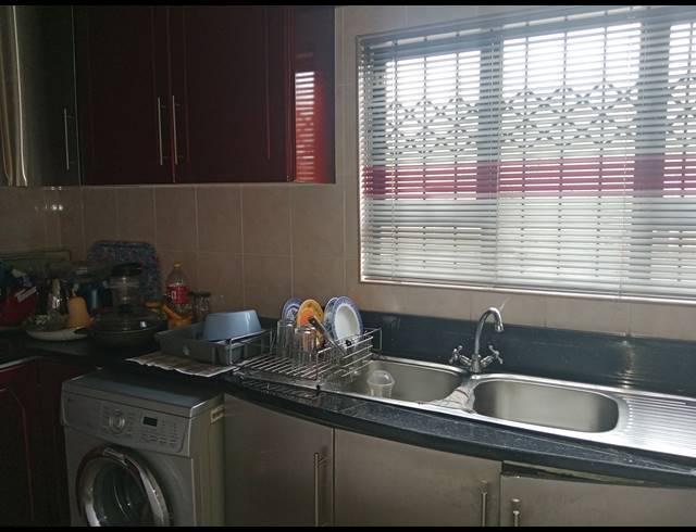 4 BEDROOM FREEHOLD FOR SALE IN HAYFIELDS